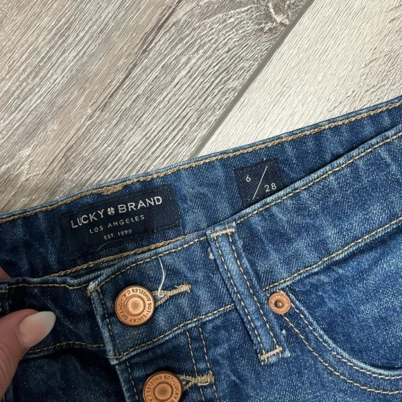 LUCKY BRAND Lucky Pins Short W/ Exposed Buttons 28 - Picture 3 of 4